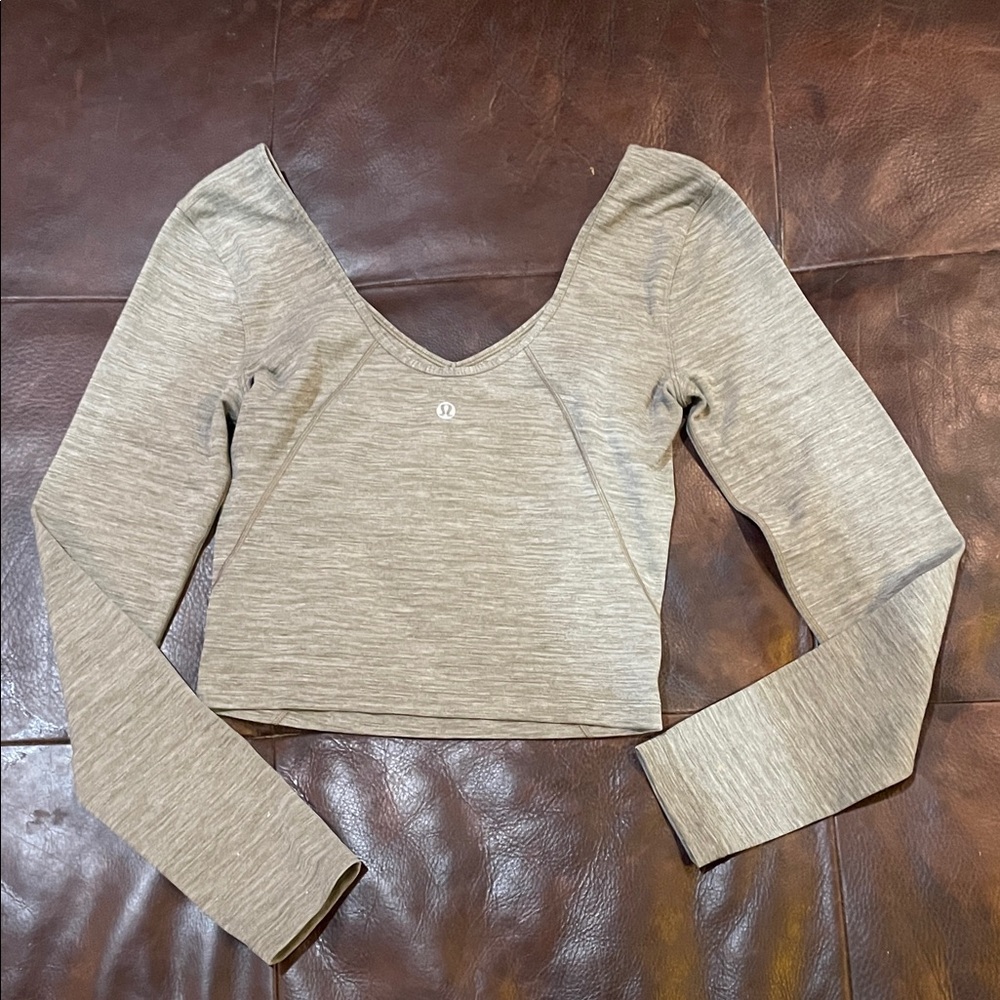 Gray Long Sleeve Women's Crop Sports Top